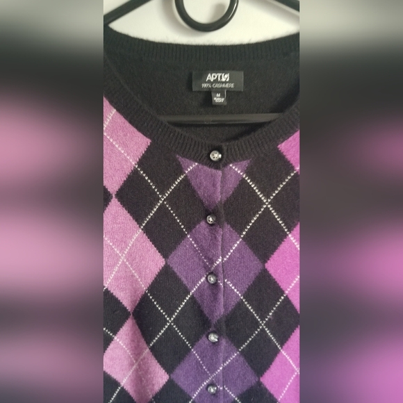 Women's Apt.9 100% cashmere cardigan SzM black with purple argyle pattern - Picture 9 of 16